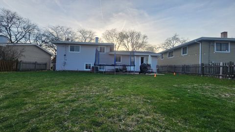 Tiny photo for 843 S School Street, Lombard, IL 60148 (MLS # 12606441)