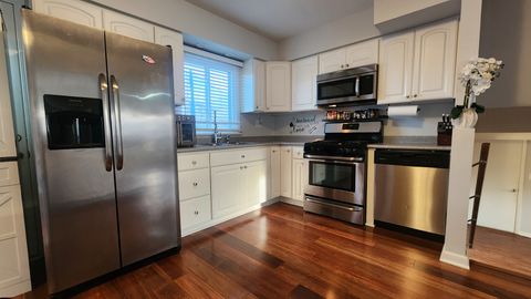 Tiny photo for 843 S School Street, Lombard, IL 60148 (MLS # 12606441)