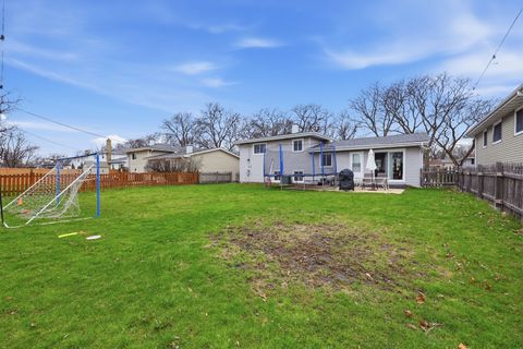 Tiny photo for 843 S School Street, Lombard, IL 60148 (MLS # 12606441)