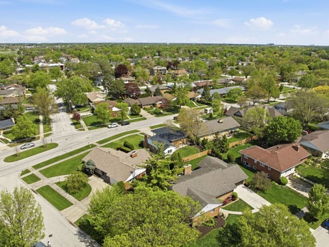 Tiny photo for 389 Michael John Drive, Park Ridge, IL 60068 (MLS # 12686027)