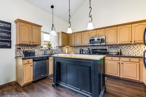 Tiny photo for 24860 Madison Street, Plainfield, IL 60544 (MLS # 12478241)
