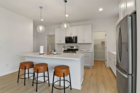 Tiny photo for 2822 Jackson Drive, Arlington Heights, IL 60004 (MLS # 12530935)