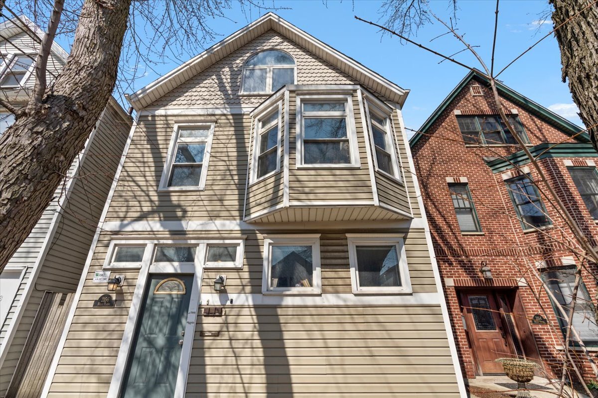 2156 W BELLE PLAINE Avenue