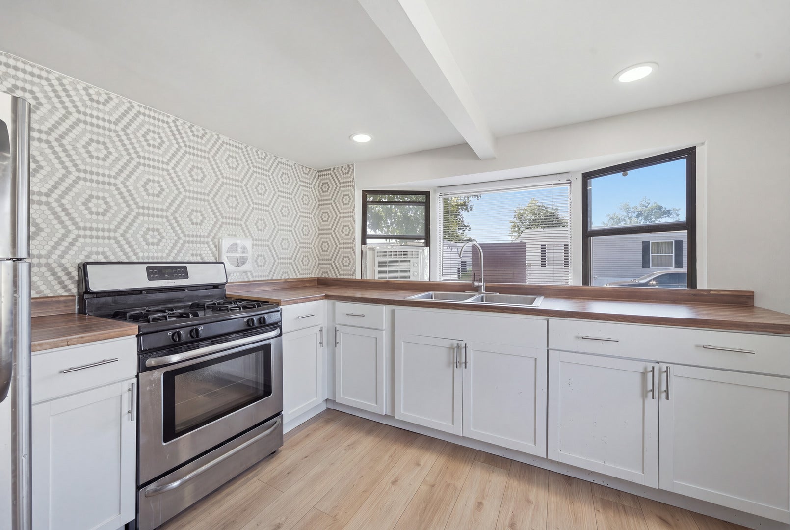 1824 Huckleberry Lane
