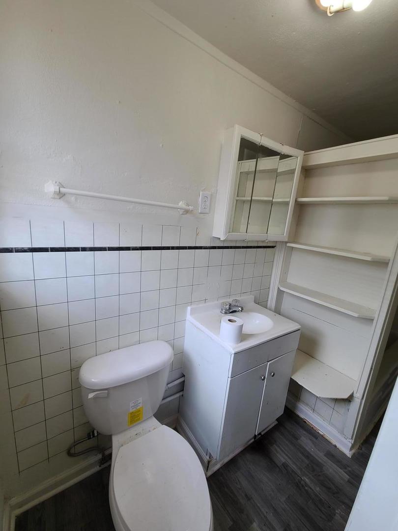 120 E Kensington Avenue