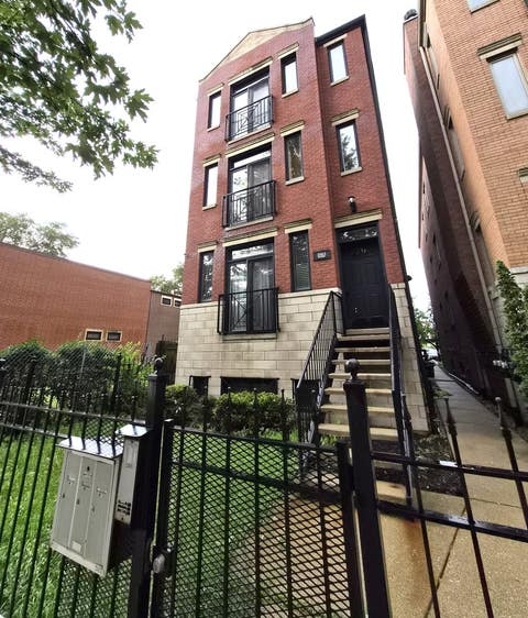 Tiny photo for 3745 S Michigan Avenue #2, Chicago, IL 60653 (MLS # 12736911)