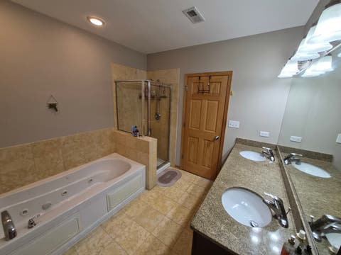 Tiny photo for 3745 S Michigan Avenue #2, Chicago, IL 60653 (MLS # 12736911)