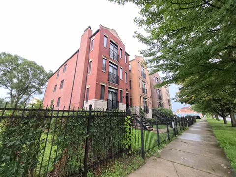 Tiny photo for 3745 S Michigan Avenue #2, Chicago, IL 60653 (MLS # 12736911)