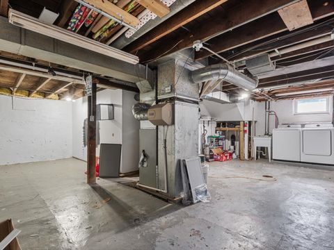 Tiny photo for 825 E Central Park Avenue, Davenport, IA 52803 (MLS # 12582298)