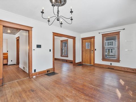 Tiny photo for 825 E Central Park Avenue, Davenport, IA 52803 (MLS # 12582298)