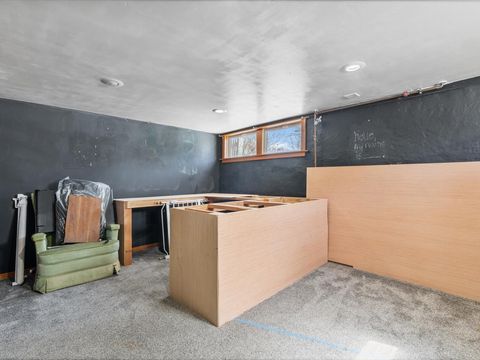 Tiny photo for 825 E Central Park Avenue, Davenport, IA 52803 (MLS # 12582298)