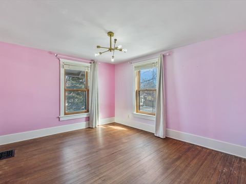 Tiny photo for 825 E Central Park Avenue, Davenport, IA 52803 (MLS # 12582298)