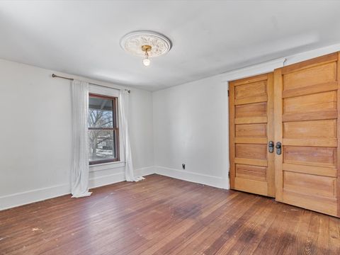 Tiny photo for 825 E Central Park Avenue, Davenport, IA 52803 (MLS # 12582298)