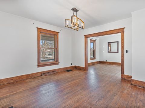 Tiny photo for 825 E Central Park Avenue, Davenport, IA 52803 (MLS # 12582298)