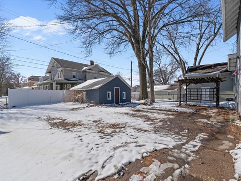 Tiny photo for 825 E Central Park Avenue, Davenport, IA 52803 (MLS # 12582298)