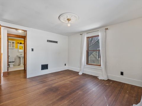 Tiny photo for 825 E Central Park Avenue, Davenport, IA 52803 (MLS # 12582298)