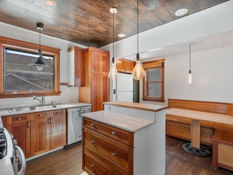 Tiny photo for 825 E Central Park Avenue, Davenport, IA 52803 (MLS # 12582298)