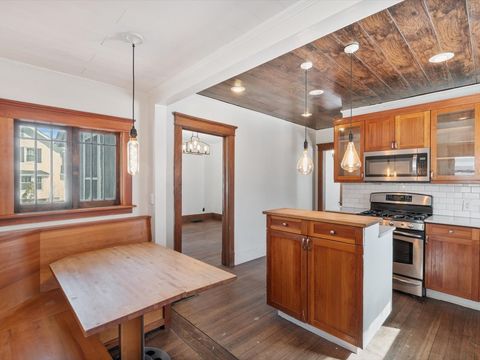 Tiny photo for 825 E Central Park Avenue, Davenport, IA 52803 (MLS # 12582298)