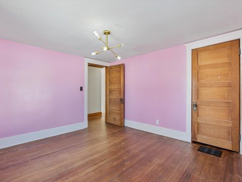 Tiny photo for 825 E Central Park Avenue, Davenport, IA 52803 (MLS # 12582298)