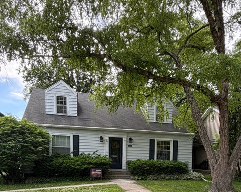Photo of 252 Middaugh Road, Clarendon Hills, IL 60514 (MLS # 12671249)