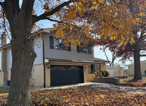 Photo of 607 S Carol Lane, Mount Prospect, IL 60056 (MLS # 12517220)