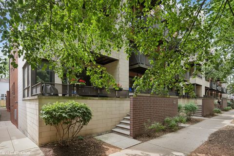 2241 W Wabansia Avenue 401 Chicago IL 60647