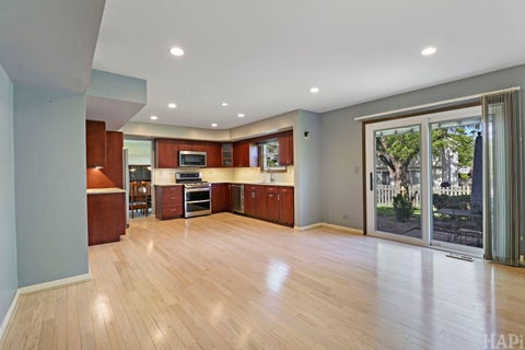 Tiny photo for 470 Highland Grove Drive, Buffalo Grove, IL 60089 (MLS # 12694854)