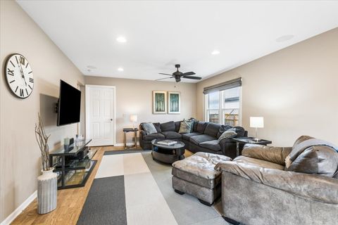 Tiny photo for 405 Caren Drive, Buffalo Grove, IL 60089 (MLS # 12611008)