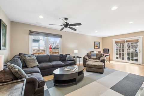 Tiny photo for 405 Caren Drive, Buffalo Grove, IL 60089 (MLS # 12611008)