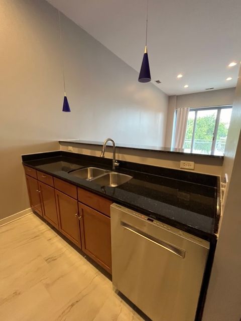 Tiny photo for 3920 N Sheridan Road #508, Chicago, IL 60613 (MLS # 12484605)