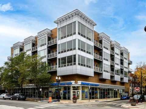 Photo of 3920 N Sheridan Road #508, Chicago, IL 60613 (MLS # 12484605)