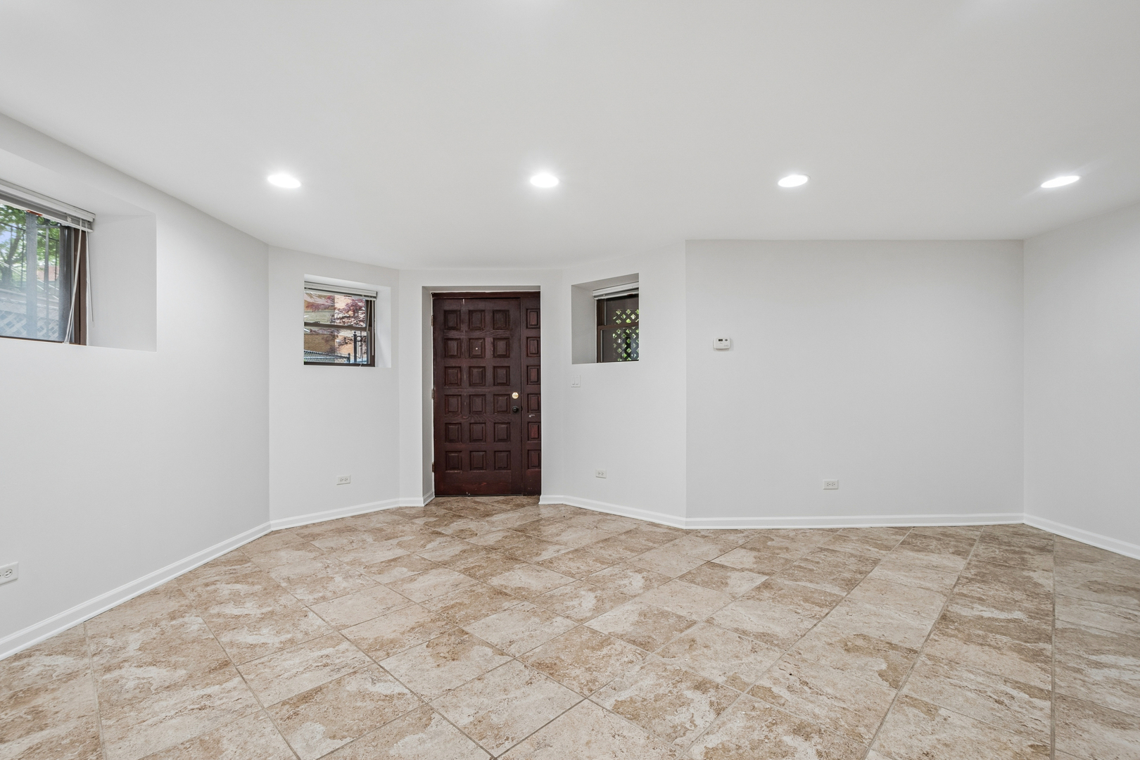1416 W Carmen Avenue G