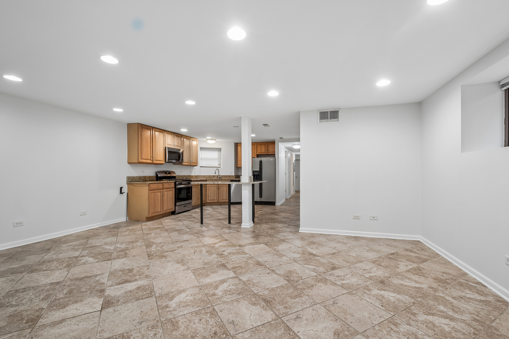 1416 W Carmen Avenue G