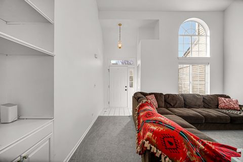 Tiny photo for 7 Dogwood Court, Lake In The Hills, IL 60156 (MLS # 12553455)