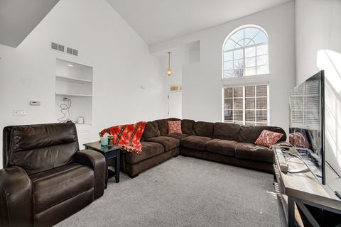 Tiny photo for 7 Dogwood Court, Lake In The Hills, IL 60156 (MLS # 12553455)