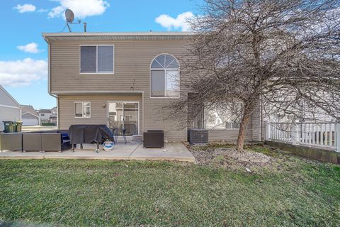 Tiny photo for 7 Dogwood Court, Lake In The Hills, IL 60156 (MLS # 12553455)