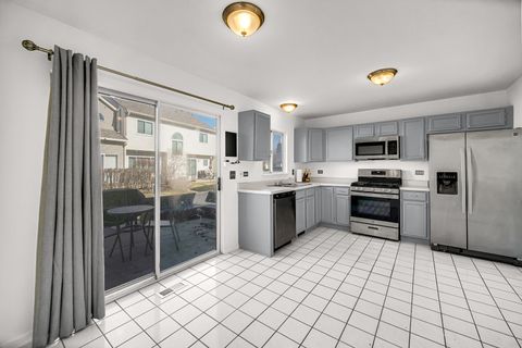 Tiny photo for 7 Dogwood Court, Lake In The Hills, IL 60156 (MLS # 12553455)