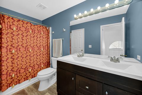 Tiny photo for 7 Dogwood Court, Lake In The Hills, IL 60156 (MLS # 12553455)