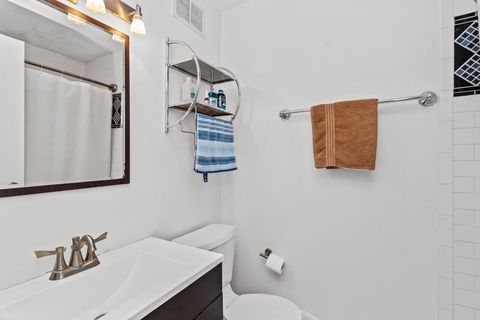 Tiny photo for 4343 N CLARENDON Avenue #2010, Chicago, IL 60613 (MLS # 12612759)