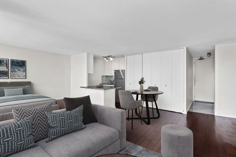 Tiny photo for 4343 N CLARENDON Avenue #2010, Chicago, IL 60613 (MLS # 12612759)