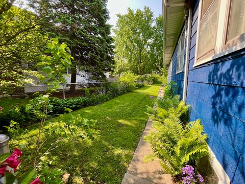 Tiny photo for 1520 Washington Street, Evanston, IL 60202 (MLS # 12560128)