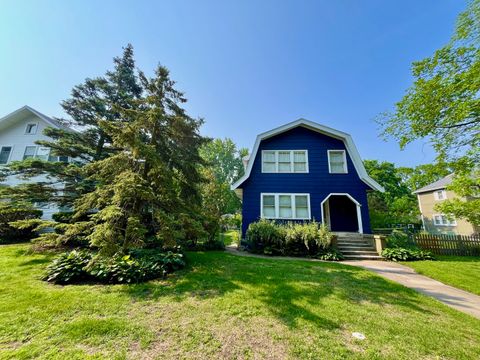 Photo of 1520 Washington Street, Evanston, IL 60202 (MLS # 12560128)