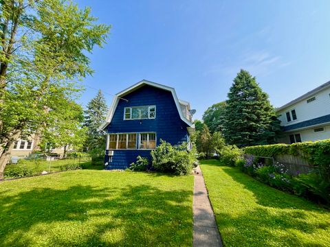 Tiny photo for 1520 Washington Street, Evanston, IL 60202 (MLS # 12560128)