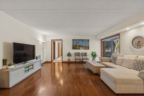 Tiny photo for 150 Red Top Drive #103, Libertyville, IL 60048 (MLS # 12554623)