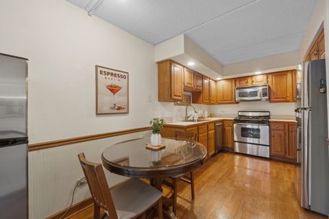 Tiny photo for 150 Red Top Drive #103, Libertyville, IL 60048 (MLS # 12554623)