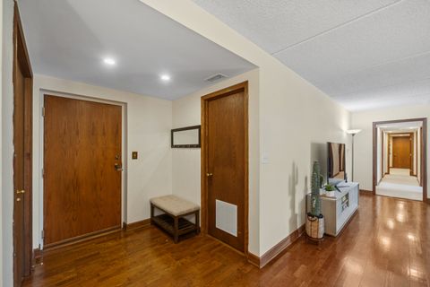 Tiny photo for 150 Red Top Drive #103, Libertyville, IL 60048 (MLS # 12554623)