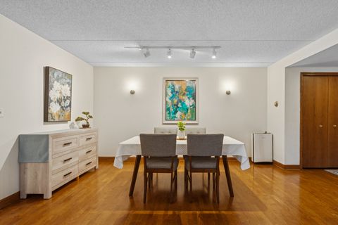 Tiny photo for 150 Red Top Drive #103, Libertyville, IL 60048 (MLS # 12554623)