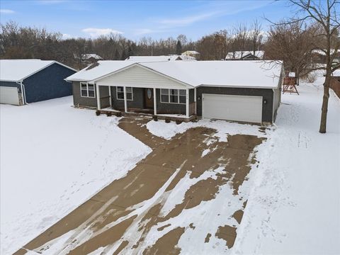 Tiny photo for 214 Garnett Avenue, Winthrop Harbor, IL 60096 (MLS # 12550466)