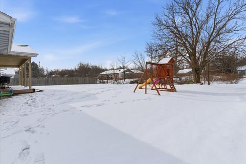 Tiny photo for 214 Garnett Avenue, Winthrop Harbor, IL 60096 (MLS # 12550466)
