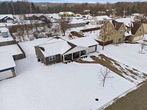 Tiny photo for 214 Garnett Avenue, Winthrop Harbor, IL 60096 (MLS # 12550466)